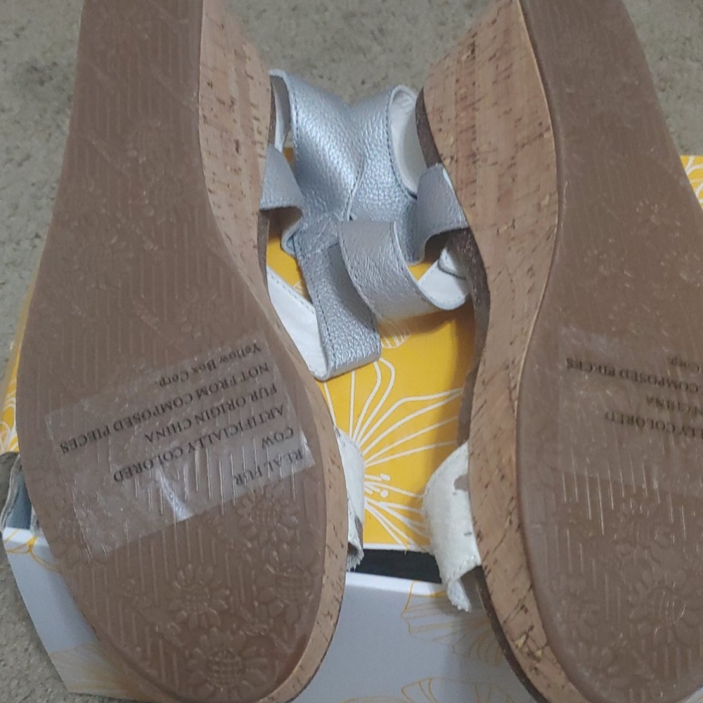 20.00 - Picture 2 of 2